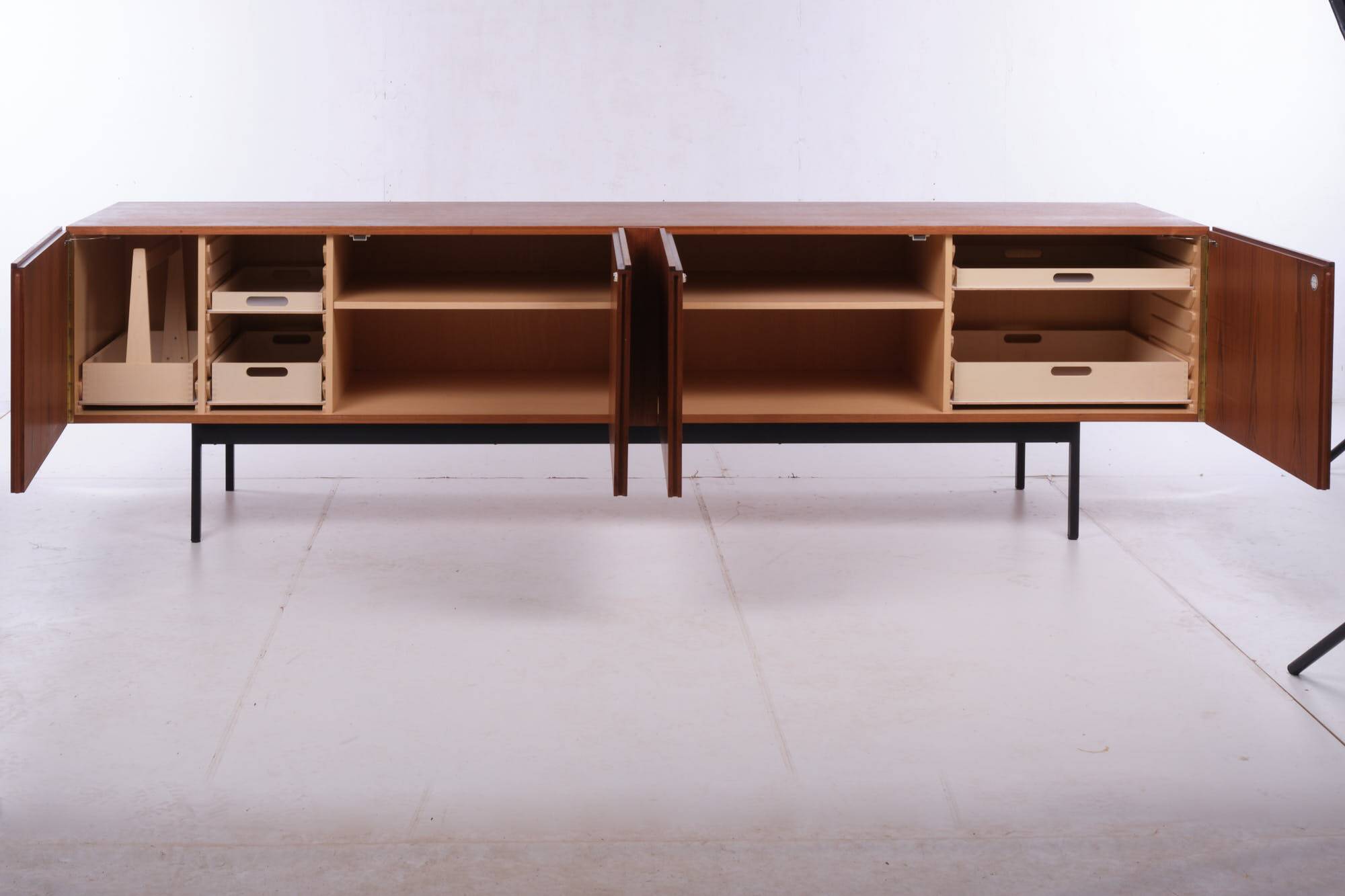 Buffet B40, by Dieter Wäckerlin for Behr. Teak wood.