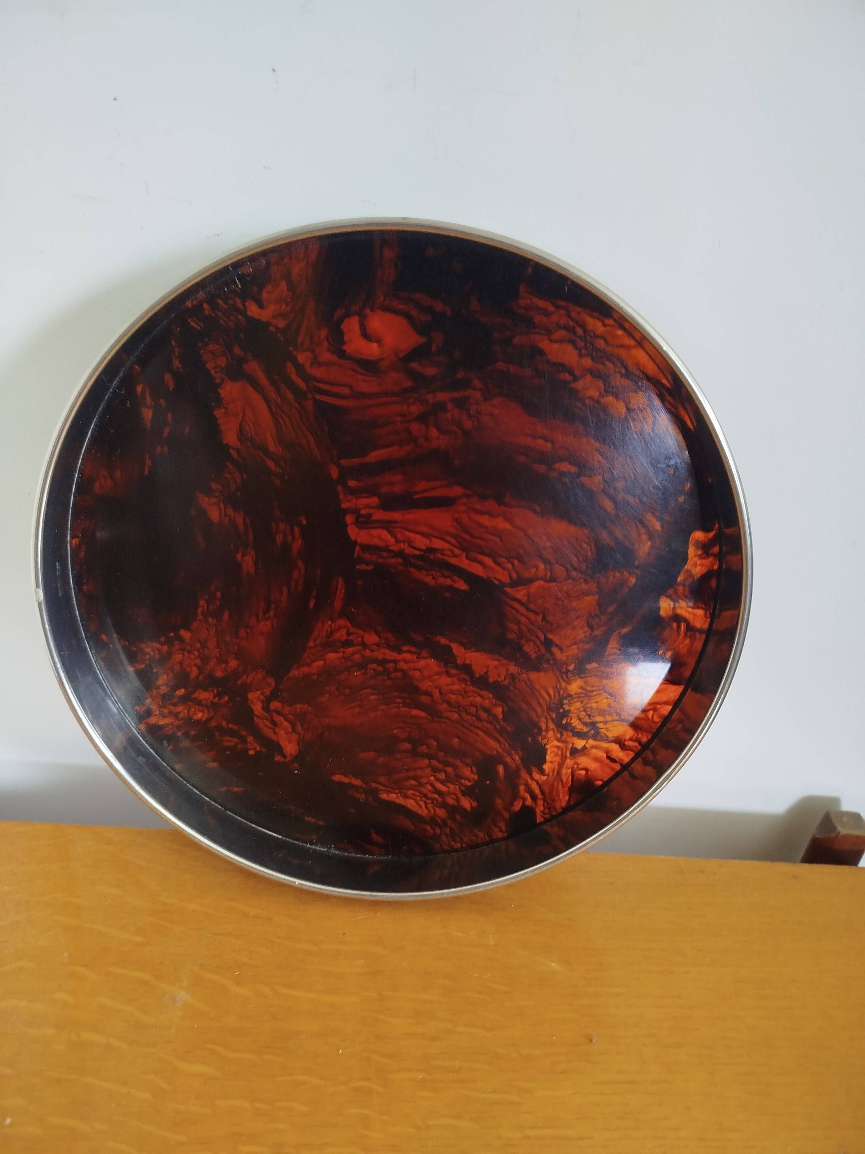 Round vintage Guzzini Lucite tortoiseshell platter 1970s Italian design