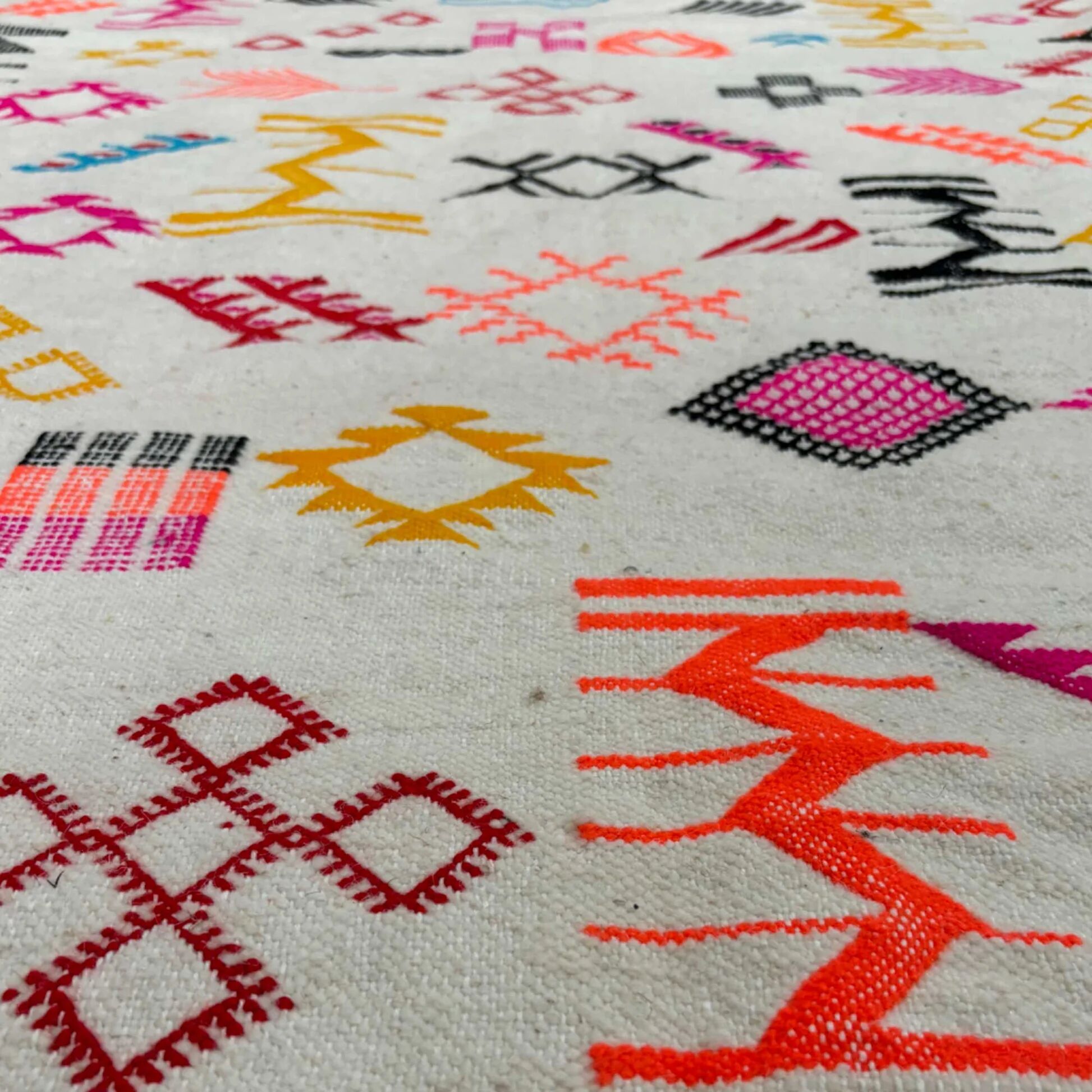 Azilal Kilim Berber Rug • Colorful Geometric Patterns