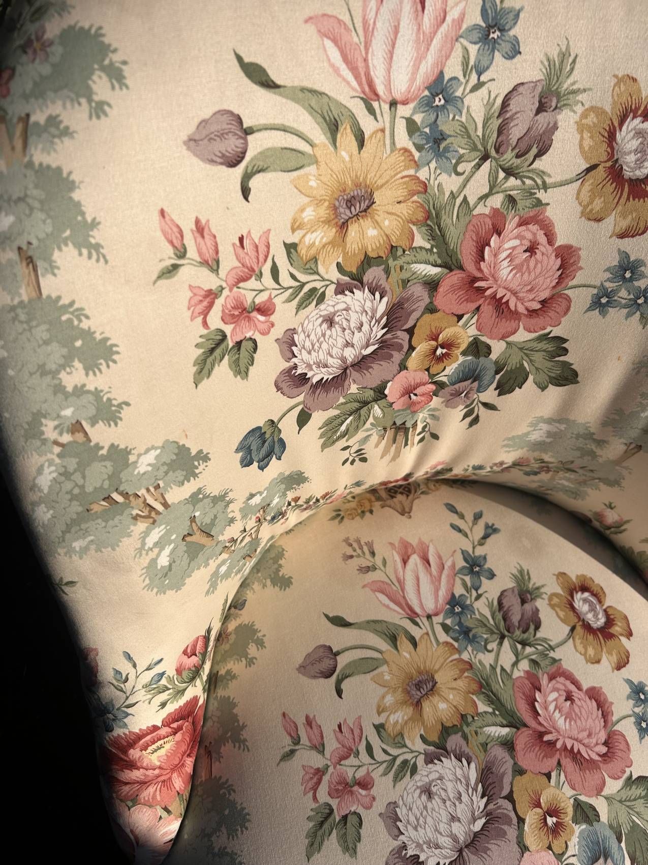 Fauteuil crapaud ancien à fleurs