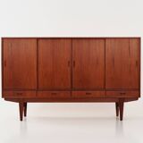 Buffet haut en teck, design danois, années 1970, production : Danemark
