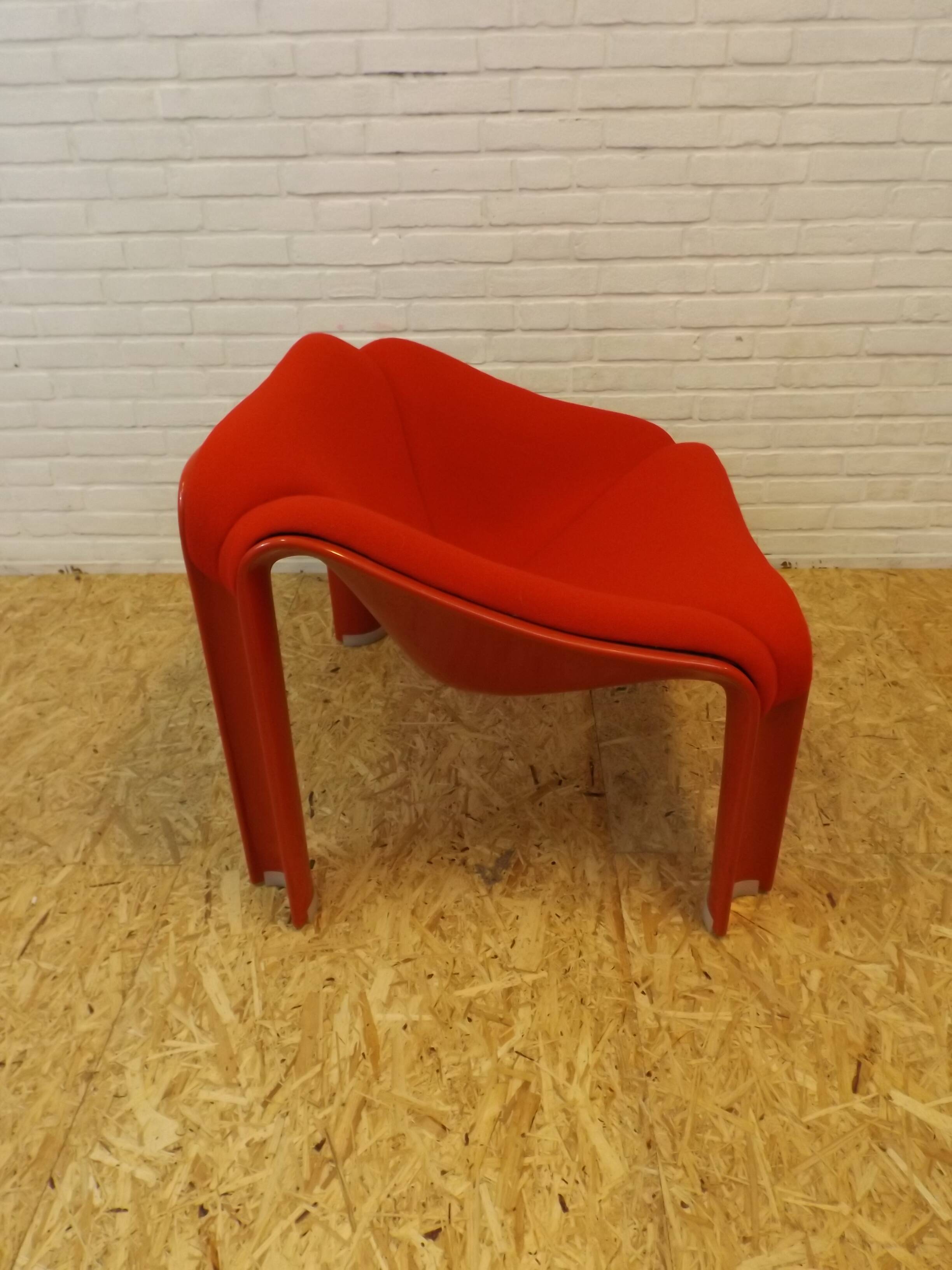Artifort F300 armchair
