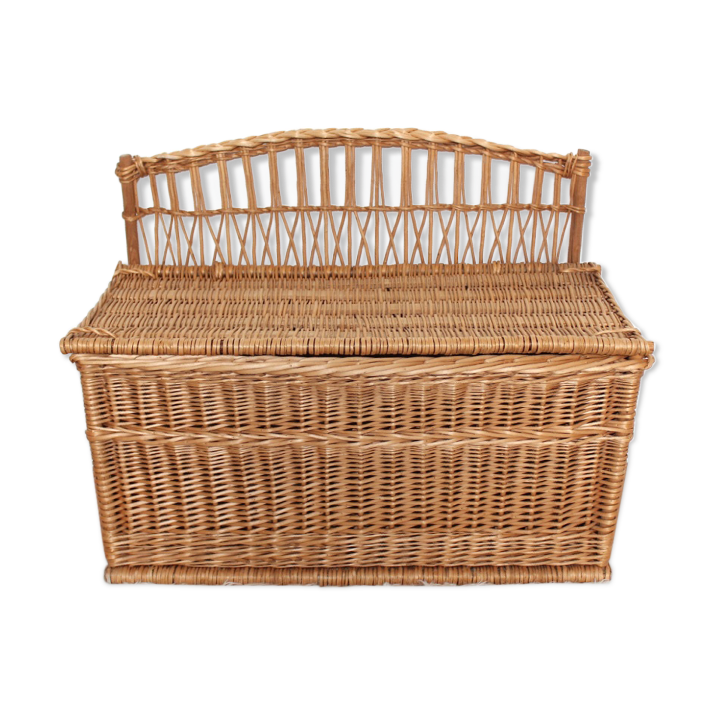 Bench wicker trunk