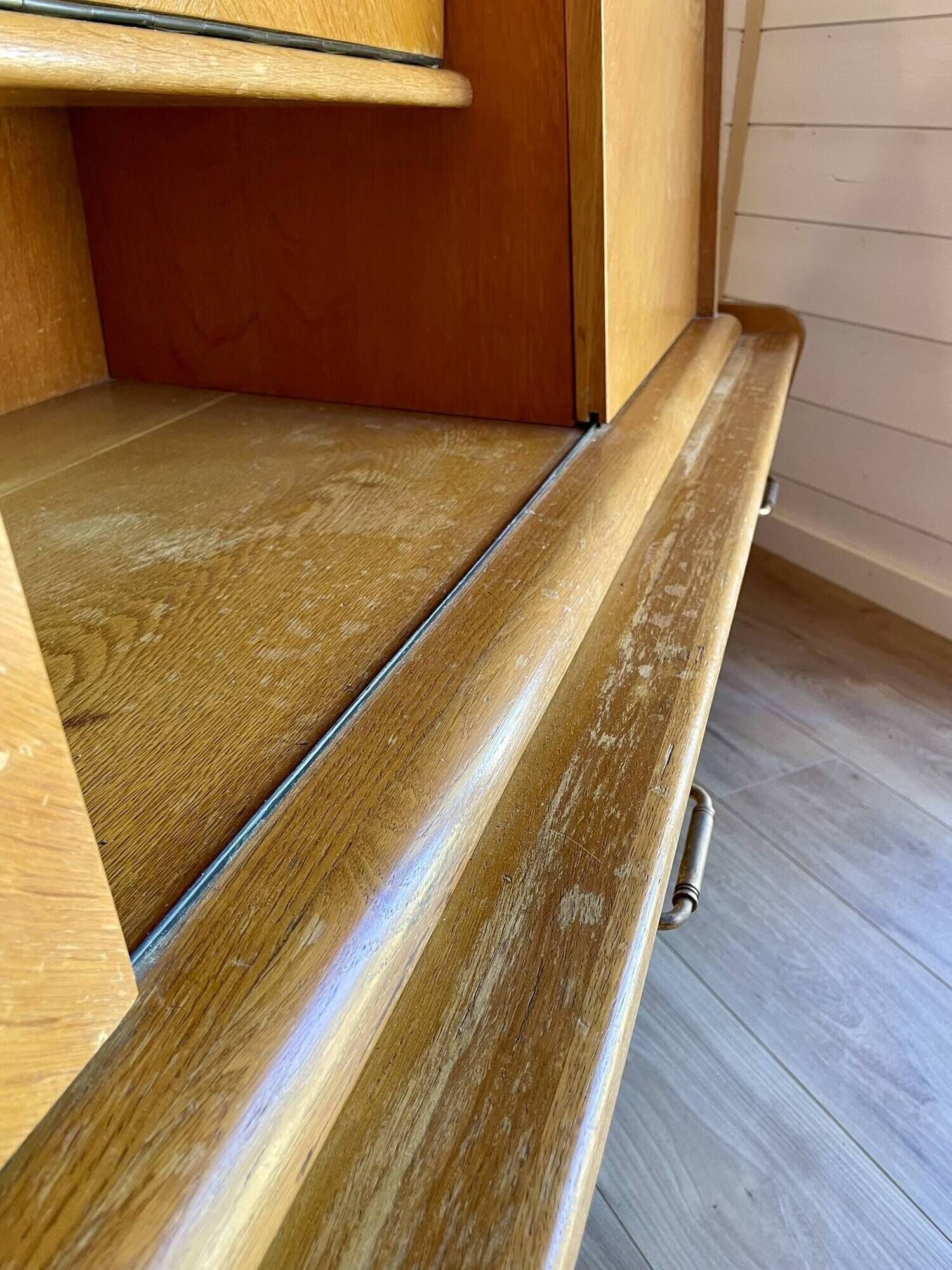 Vintage oak grand buffet Mid-Century Scandinavian with tapered legs from the 50s/70s.
