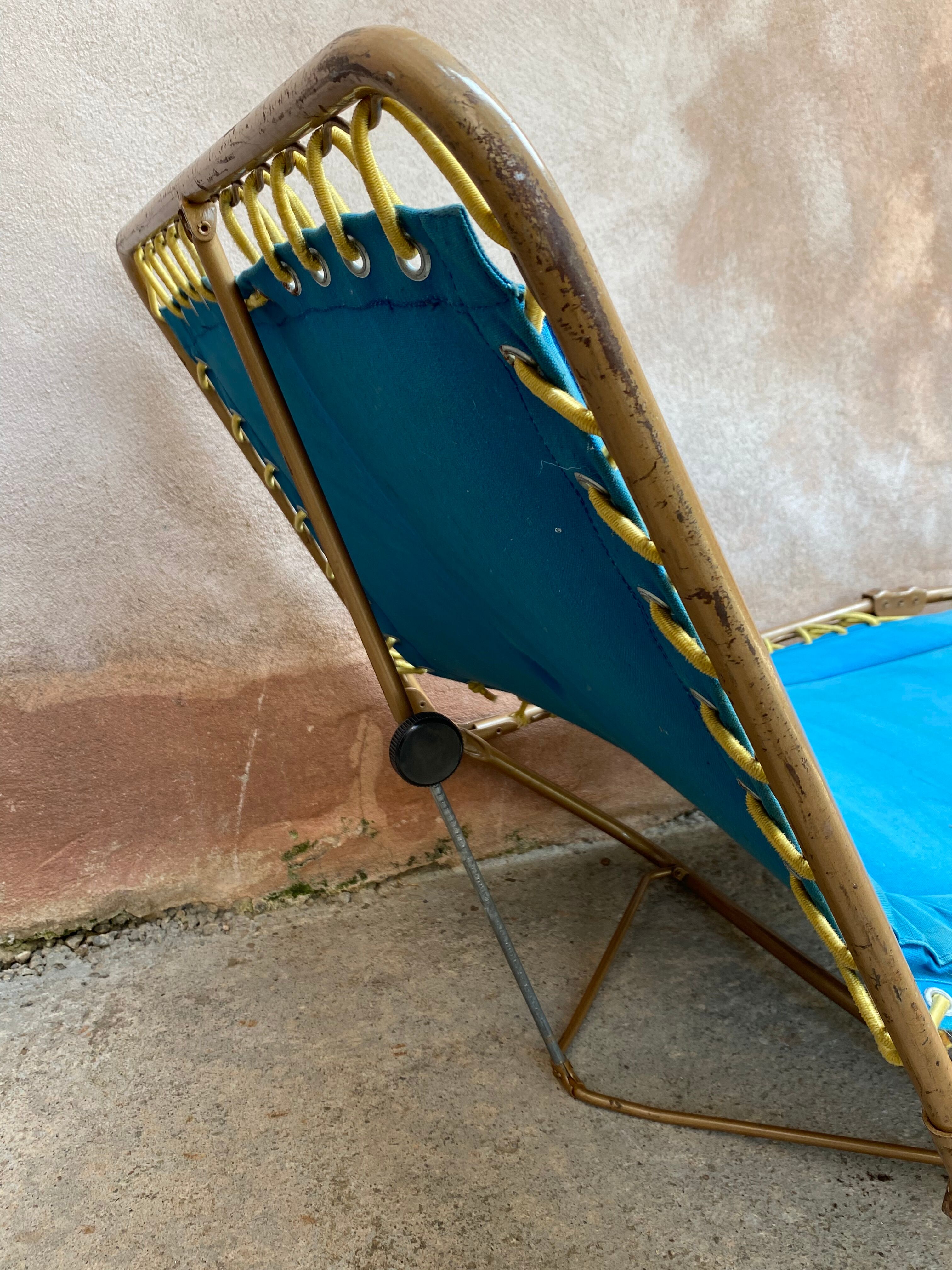 Camp bed or folding deckchair