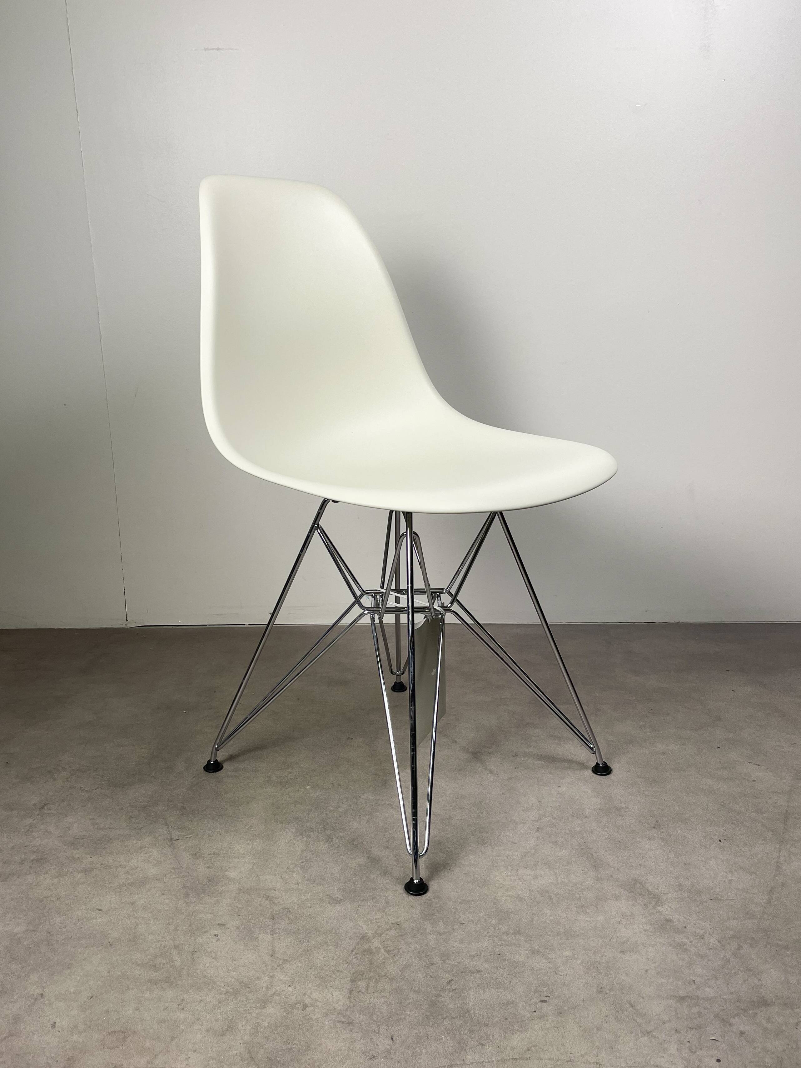 DSR Chair by Charles and Ray Eames for Vitra, 4 pieces