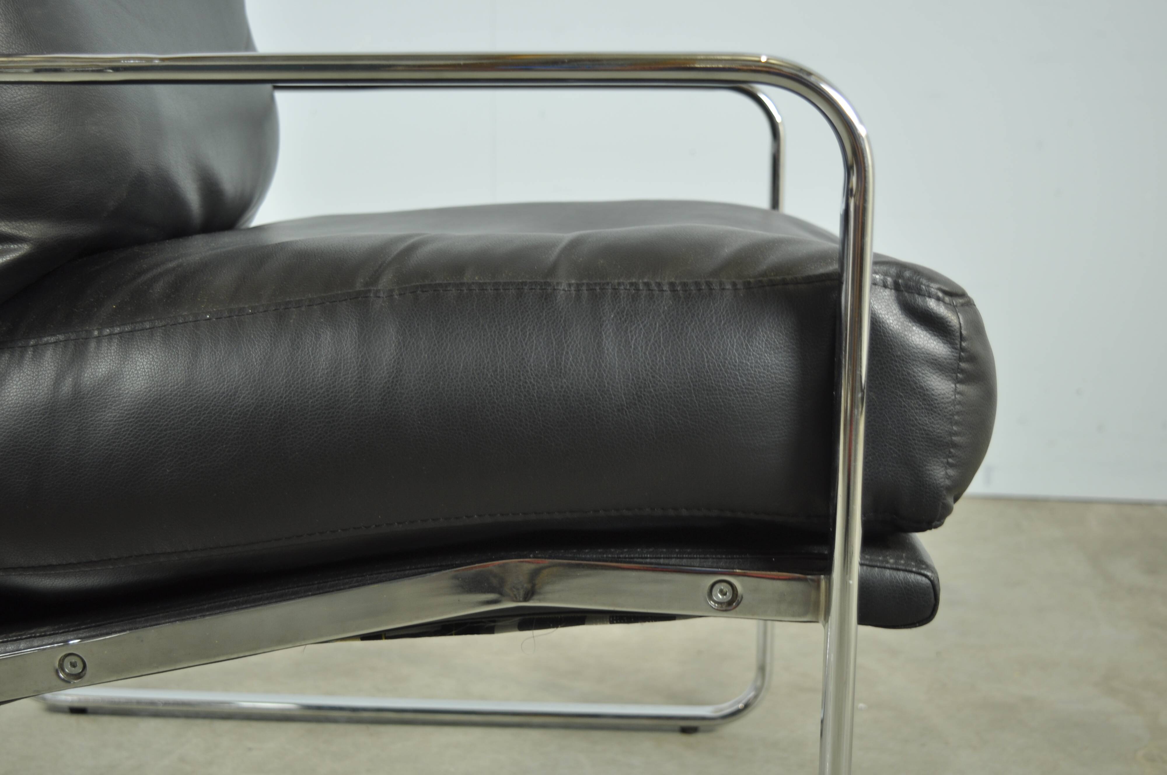 Black leather and metal armchair, 1980s