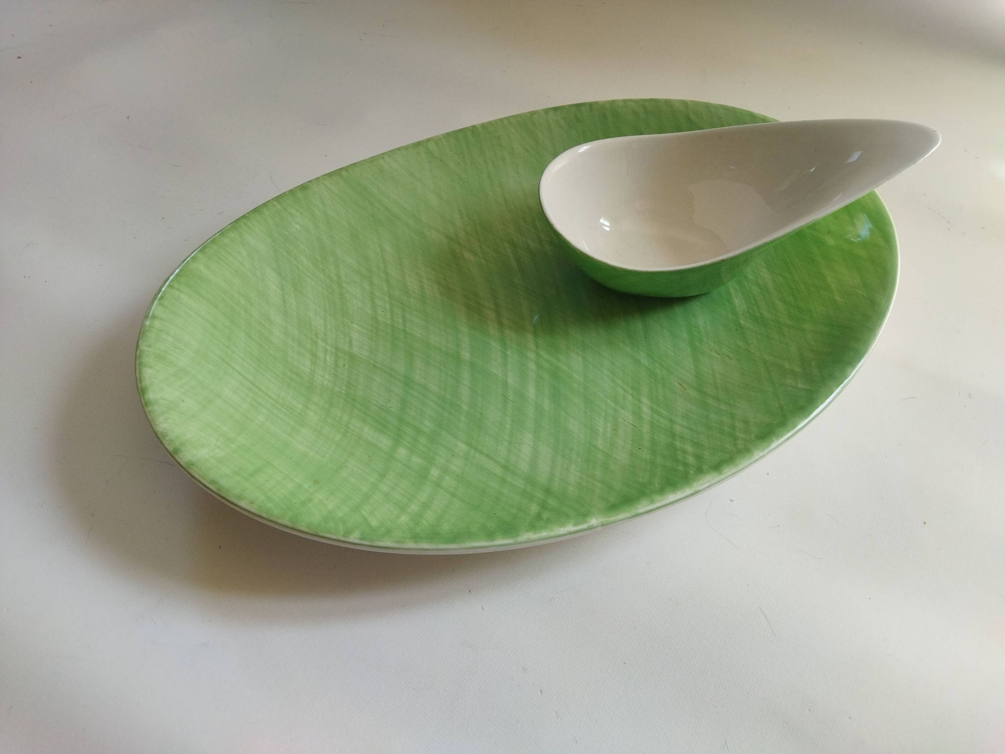 Dish and sauce boat Mistral Salins France