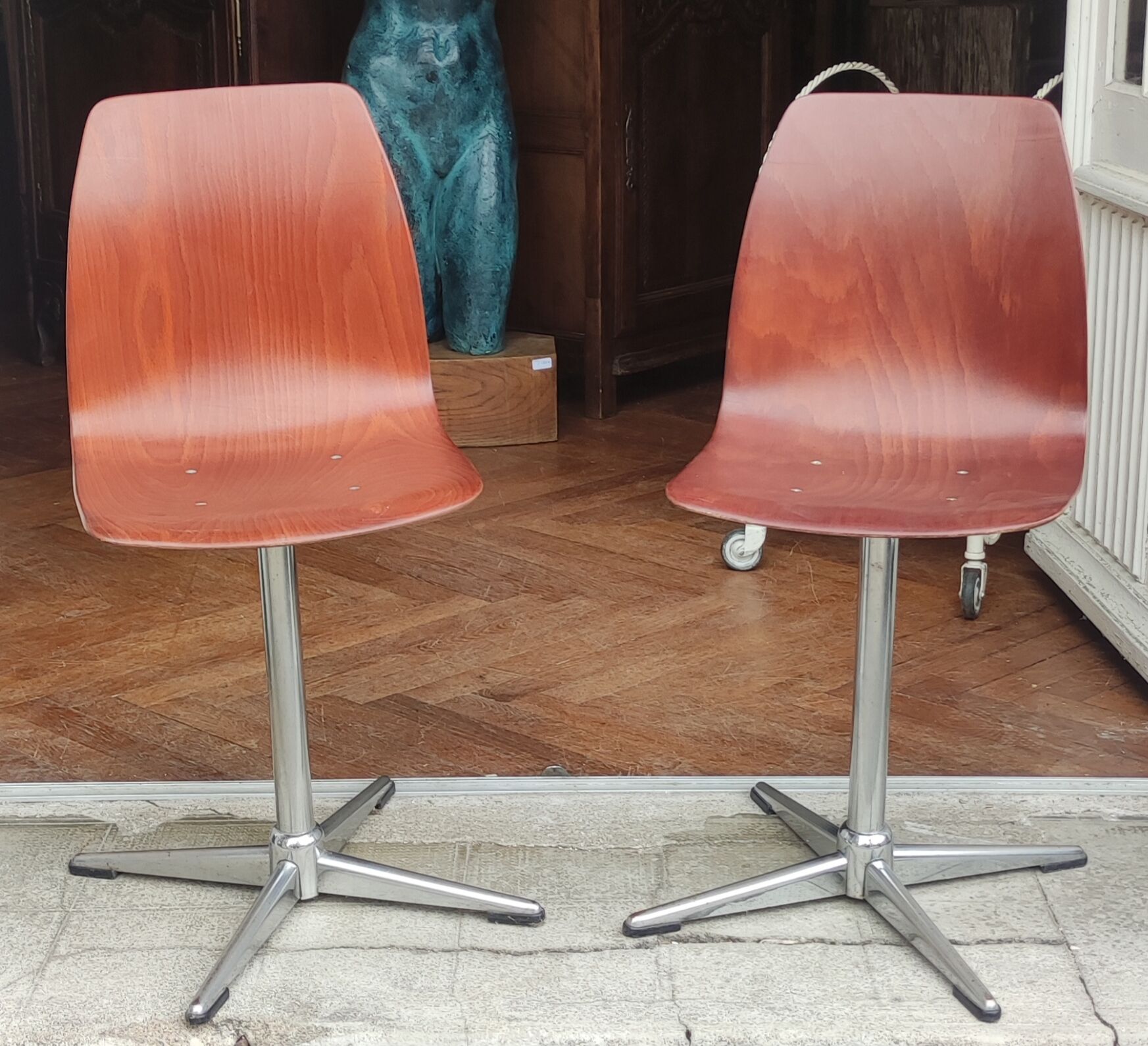 Pair of Pagholz chairs/design 20th