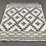 Handmade Moroccan wool rug - 1.70m x 1.20m.