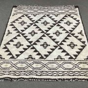 Handmade Moroccan wool rug - 1.70m x 1.20m.