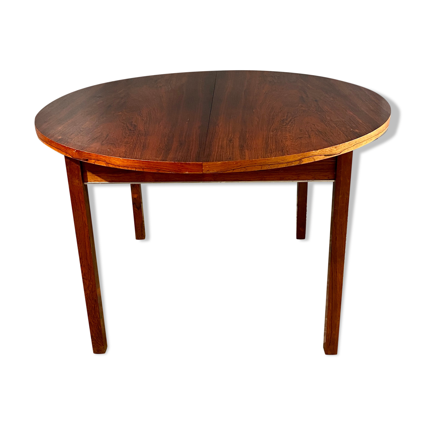 Dining room round table with an extension