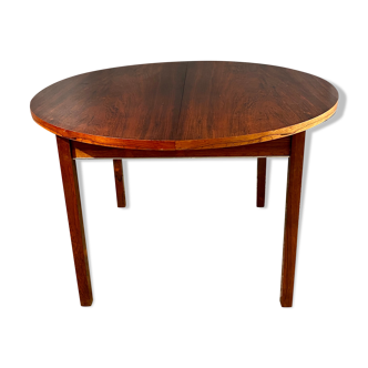 Dining room round table with an extension
