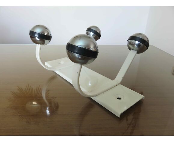 Wall coat rack 4 chrome hooks support in white lacquered metal 70s