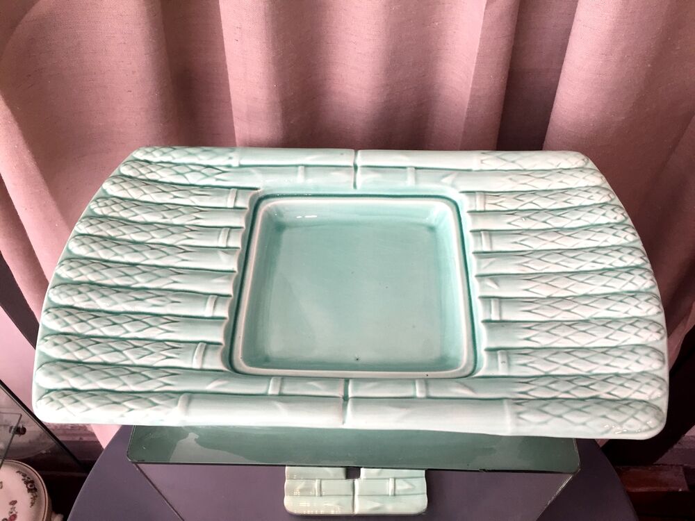 Asparagus dish with drainer in water green tones