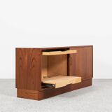 Midcentury Danish lowboard in teak with 2 sliding doors by Hundevad 1960s - 138cm