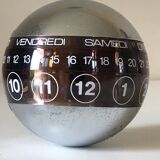 Perpetual calendar vintage design years 70