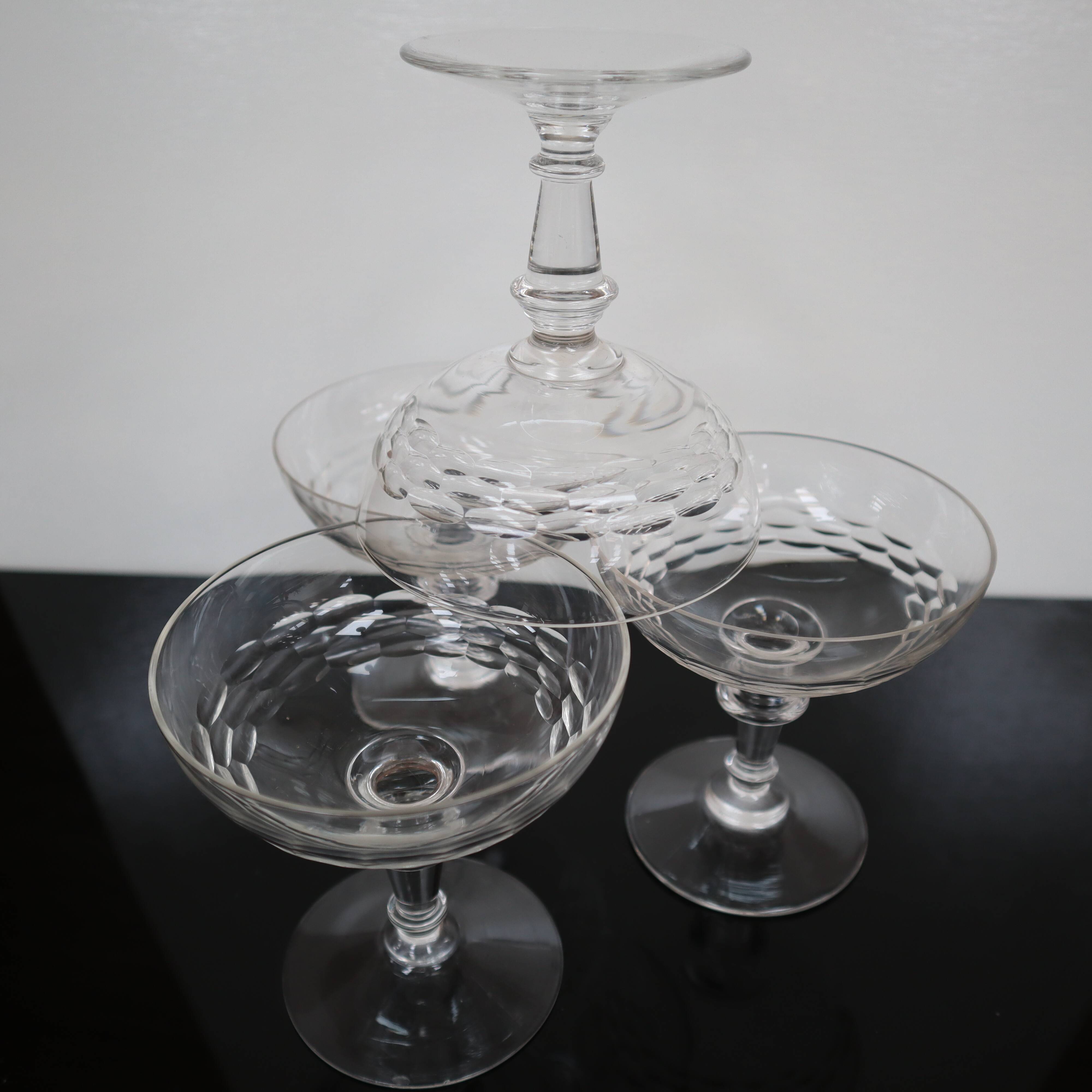 Set of 4 20th century chiseled glass champagne glasses