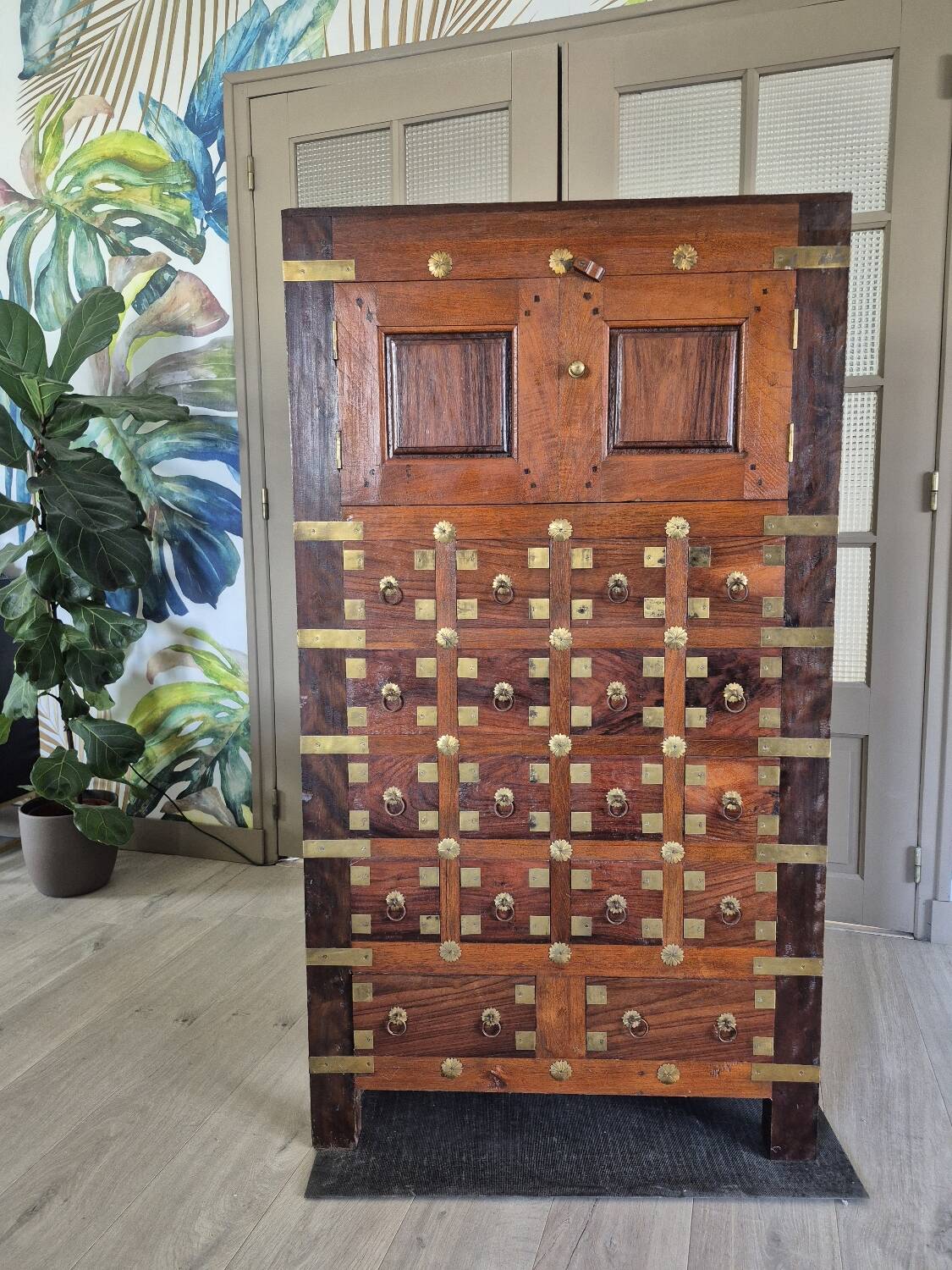 Trade furniture, Indian apothecary