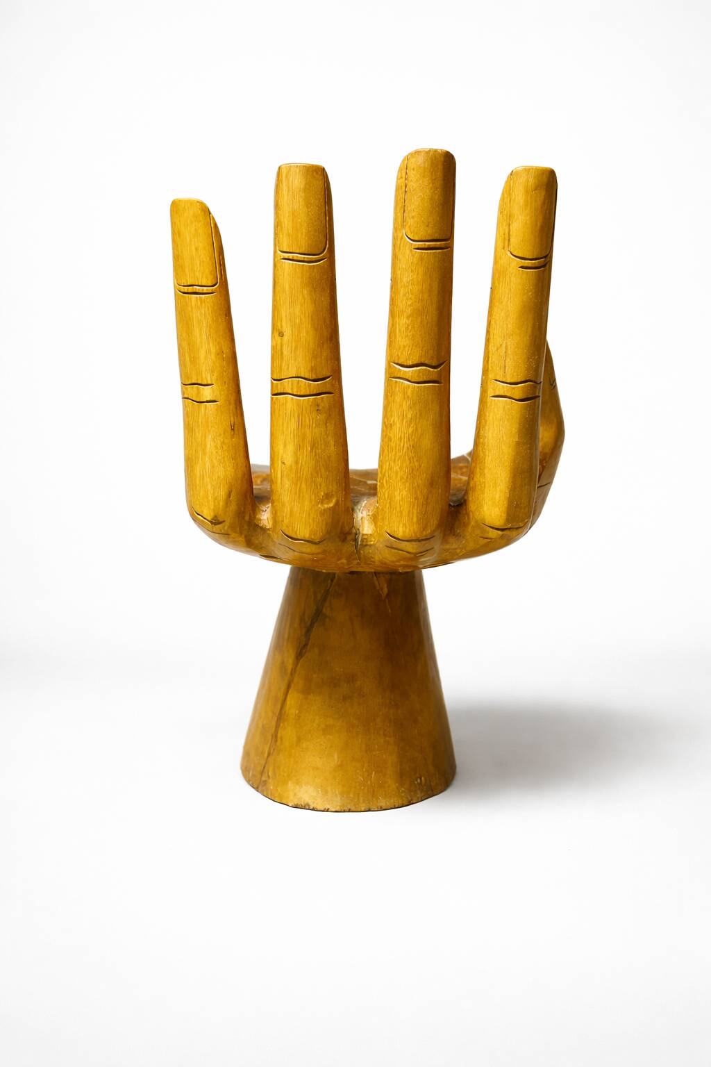 Sculptural armchair in solid wood – Hand shape