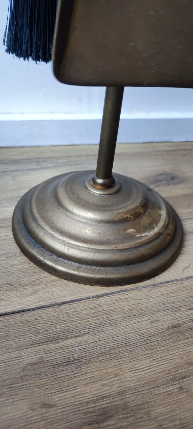 Solid brass fireplace servant 4 accessories.