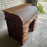 U.s. desk in oak