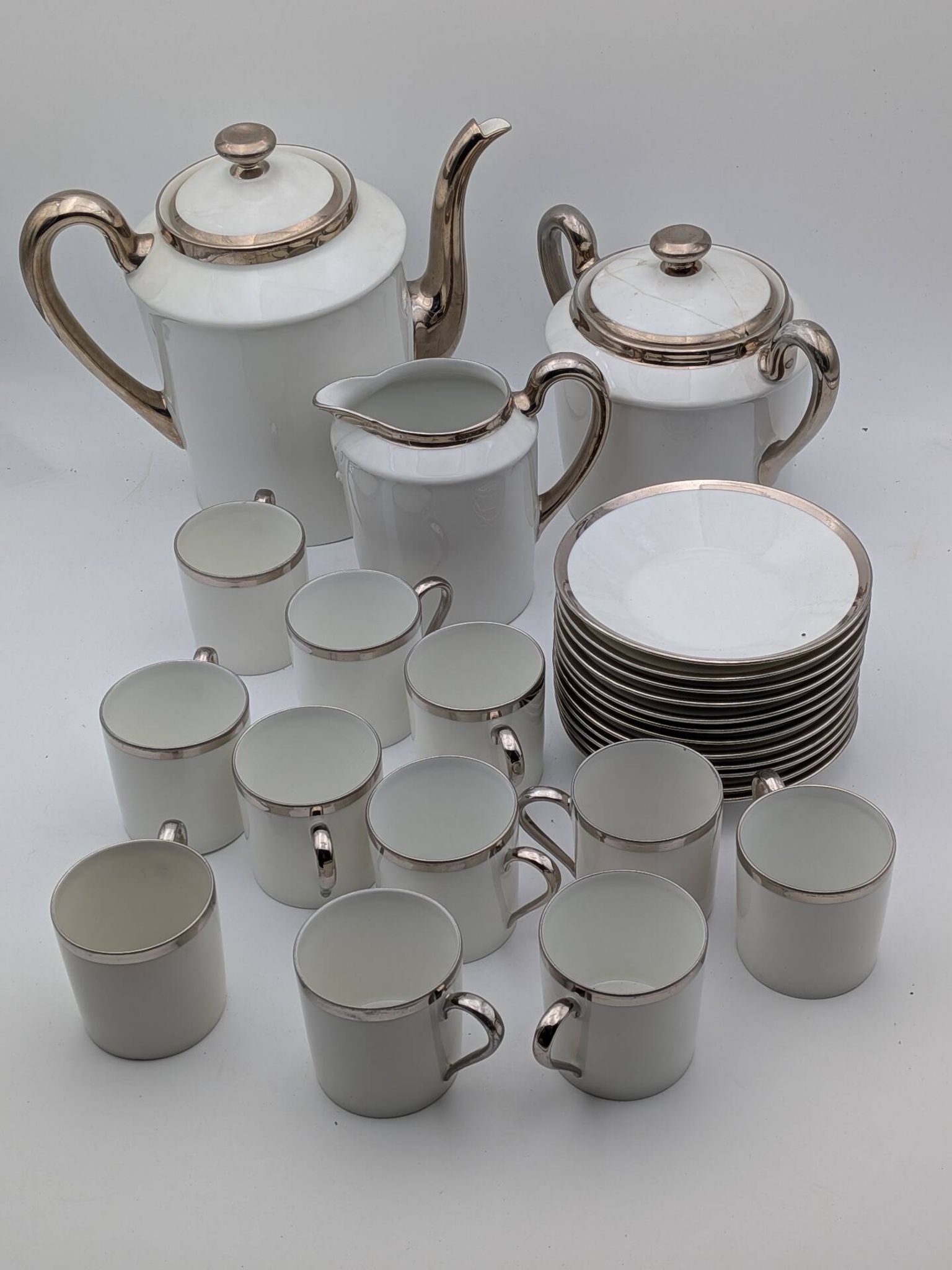 Prestigious coffee service – Bernardaud & Cie (B & Cie) Limoges – 26 pieces