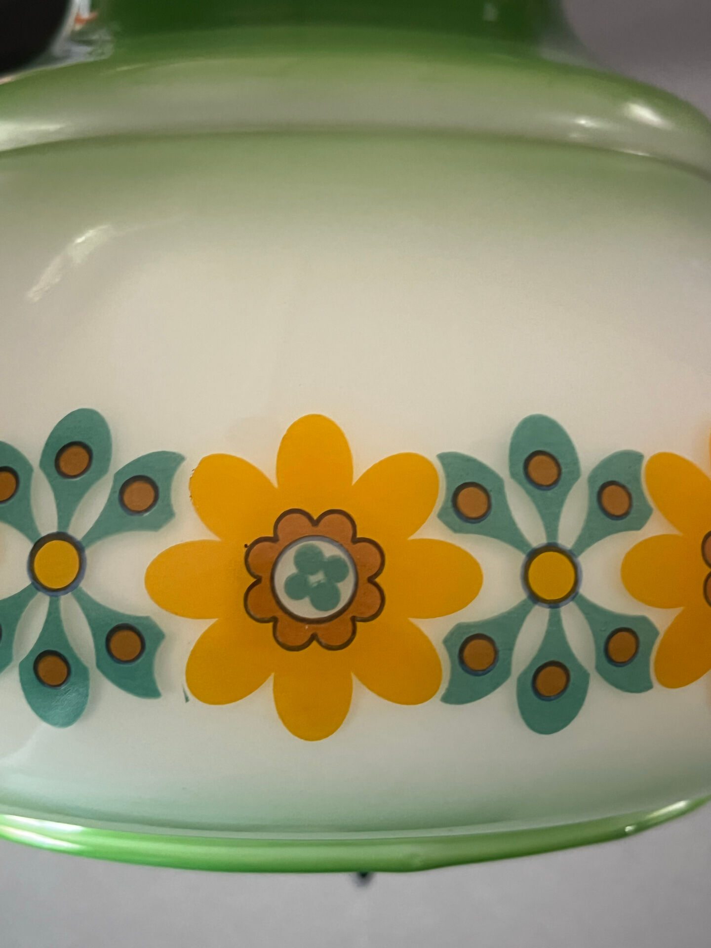 Suspension Monte-and-Lower 1970s in Floral Opaline Glass