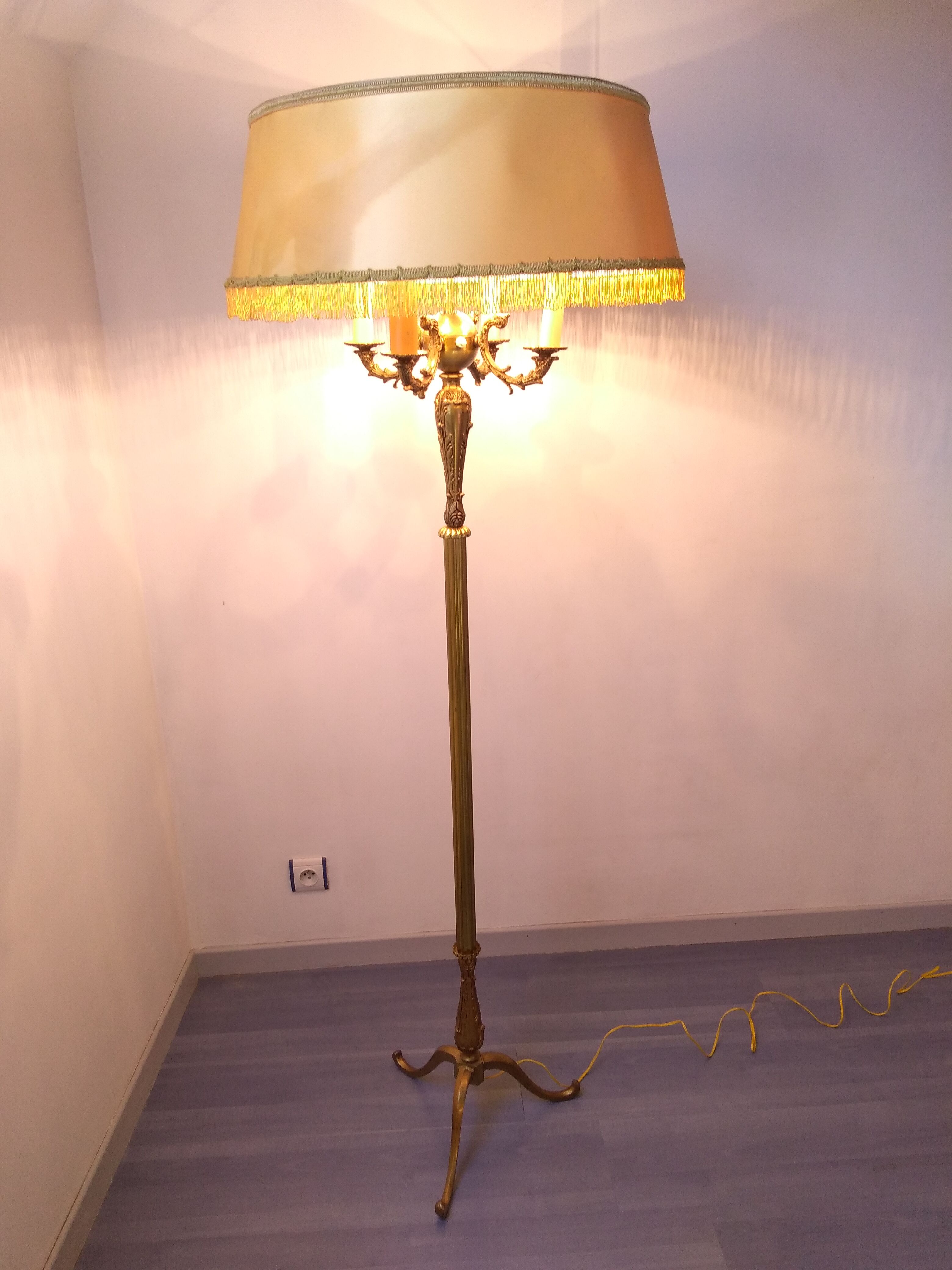 Floor lamp gilded bronze tripod 4 fires