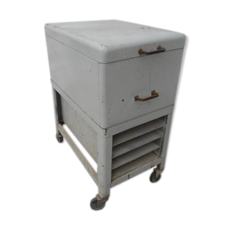 Industrial metal trier