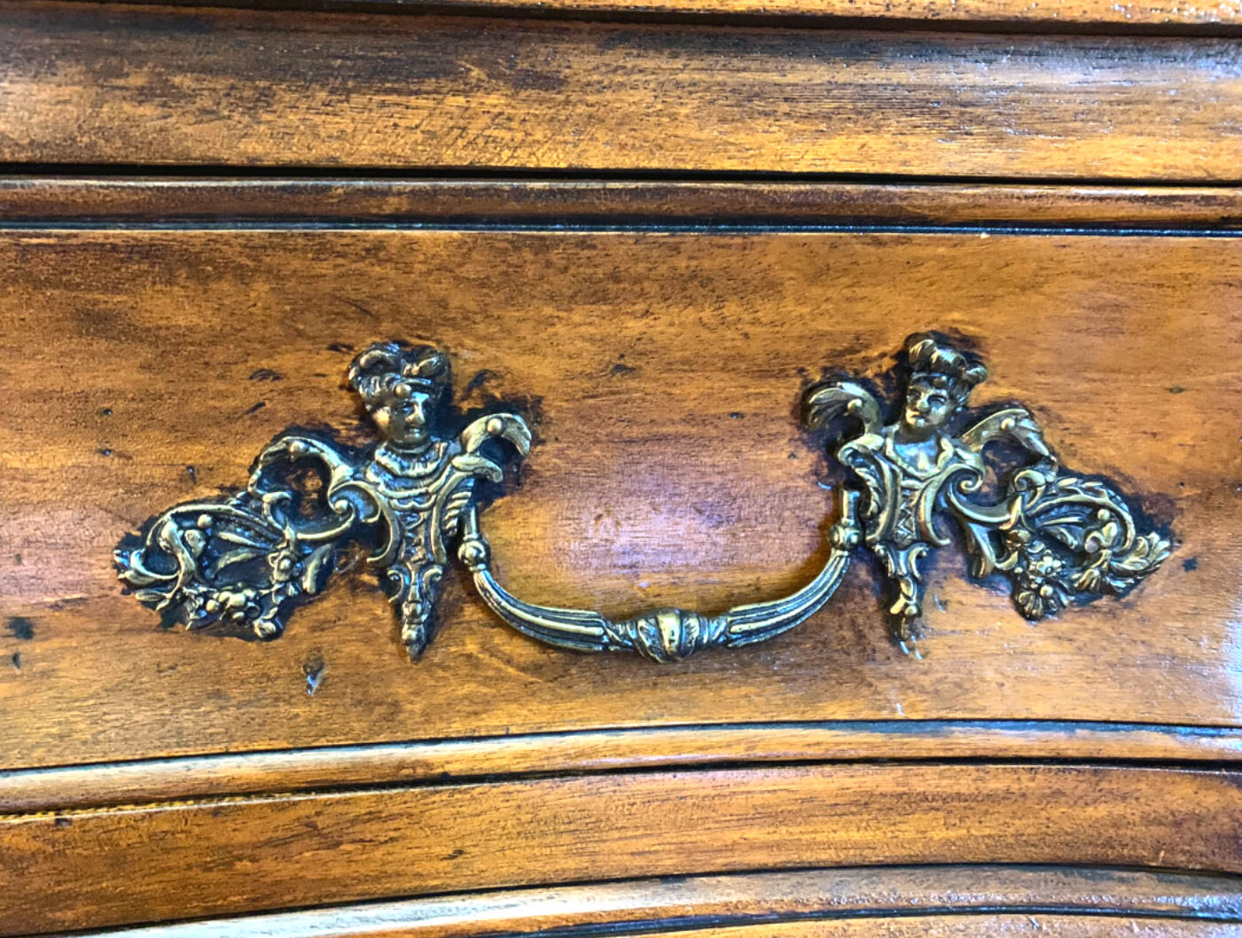 Louis XV style tomb chest of drawers with 5 drawers