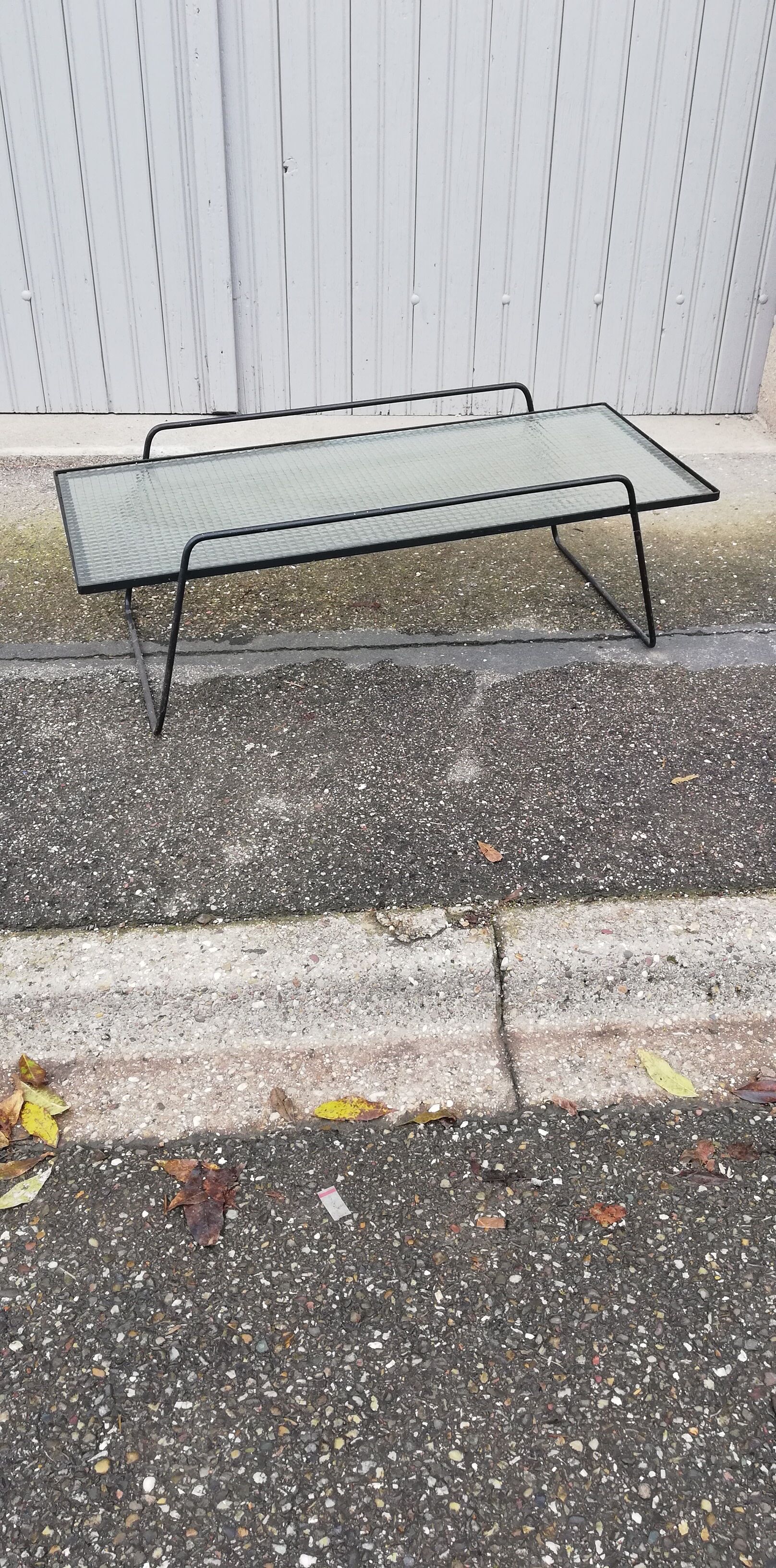 Table basse vintage fer forgé et verre
