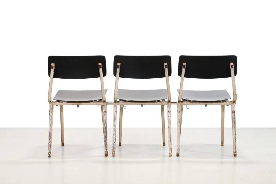 Ensemble de six rares chaises de théâtre Revolt empilables et pliables Friso Kramer