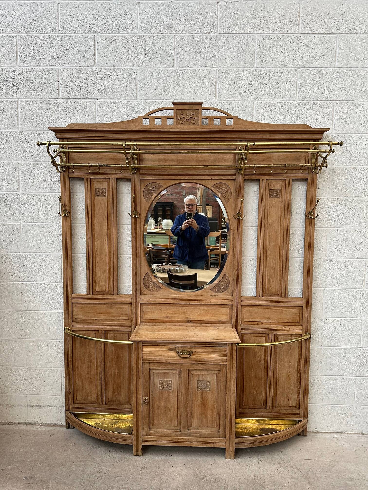 Grand vestiaire d’entrée en chêne Début XXème