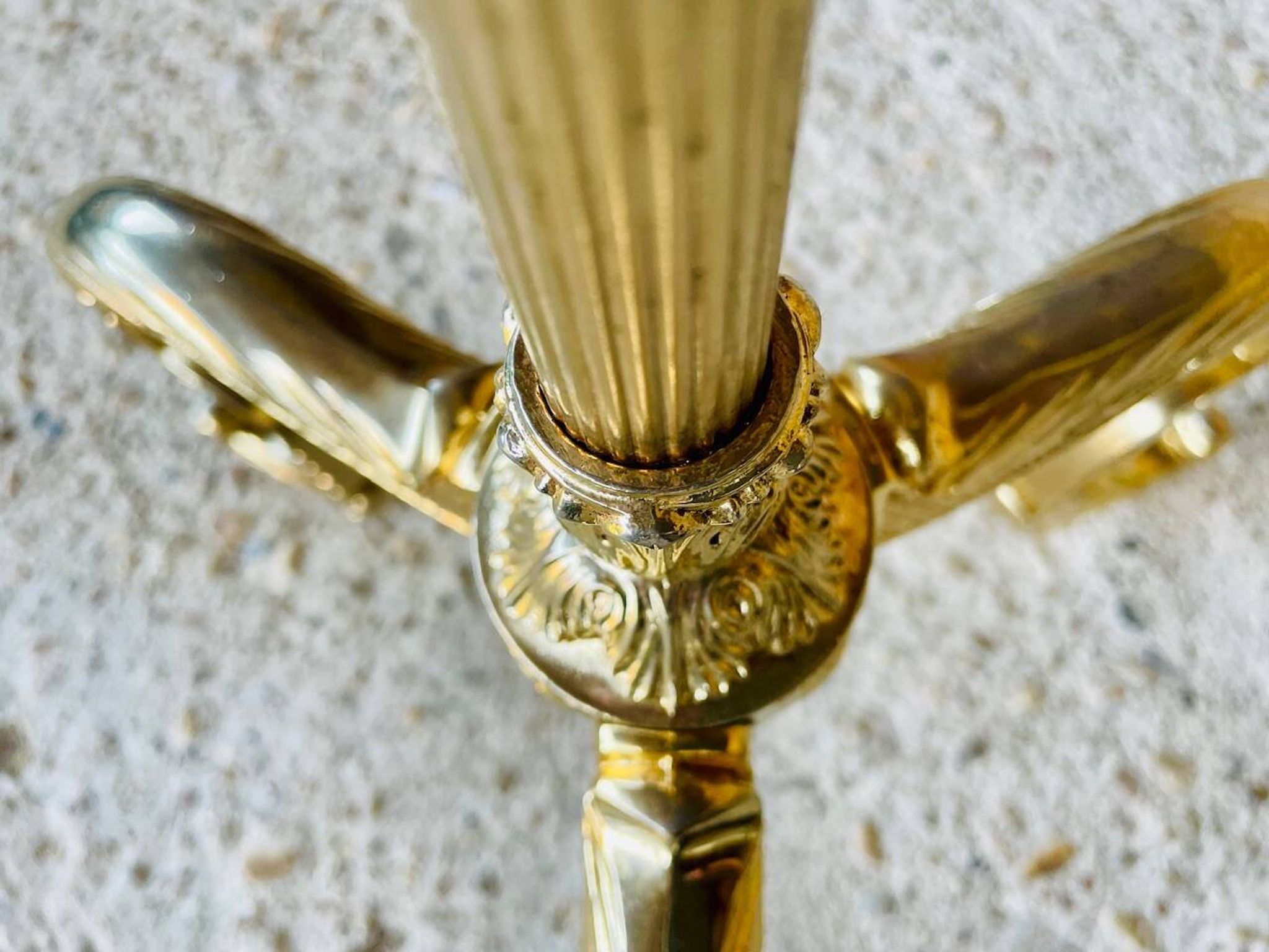Lampadaire laiton vintage, tripode circa 1960s