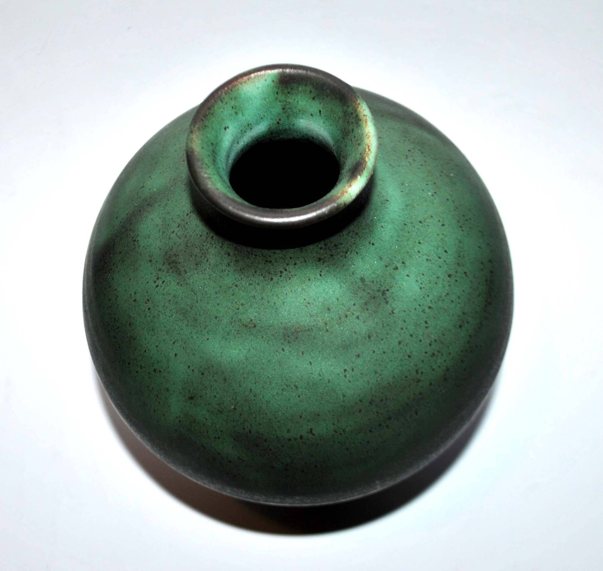 Vintage ceramic vase signed vague - Green glazed terracotta