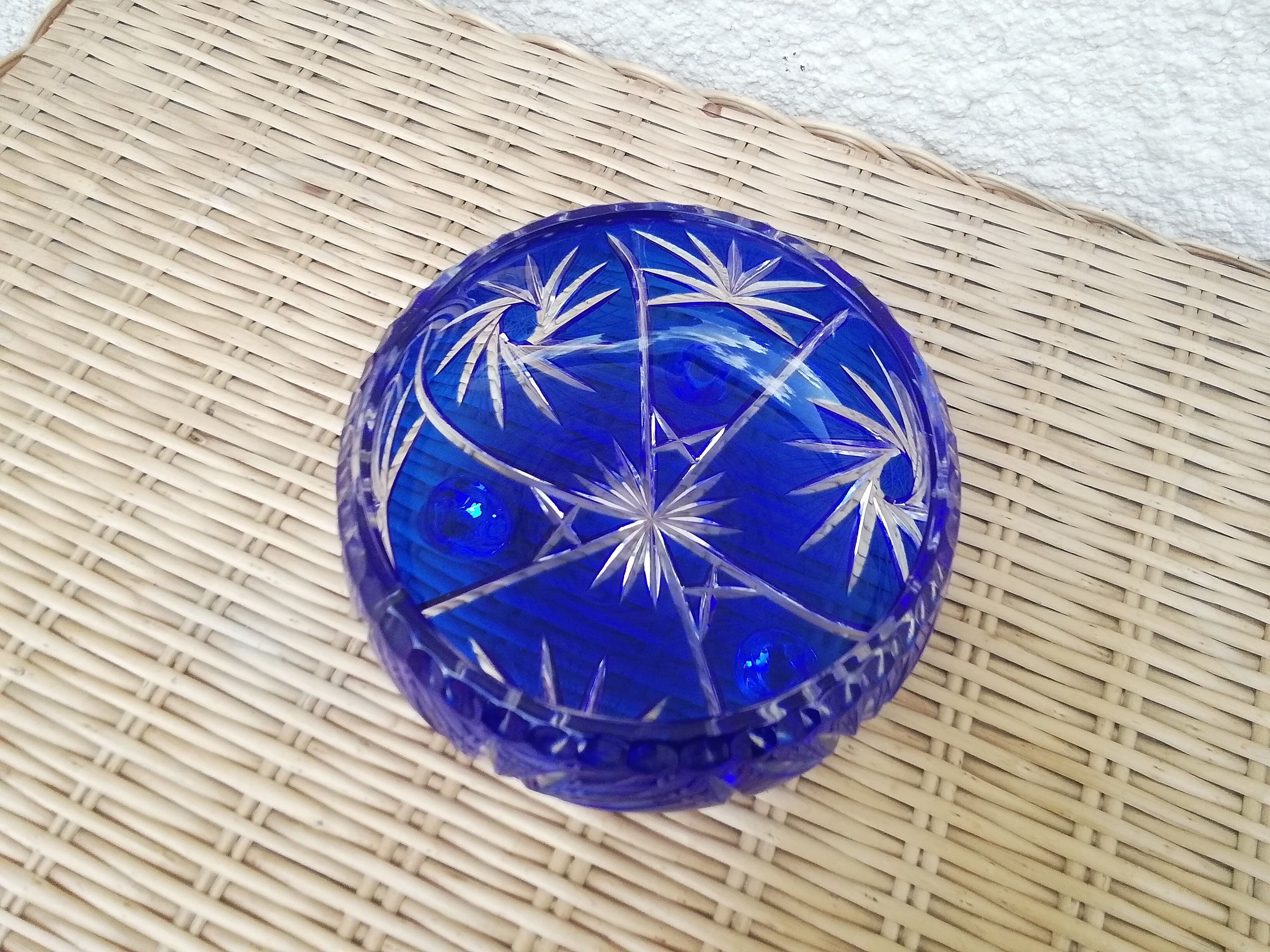Bowl in blue crystal