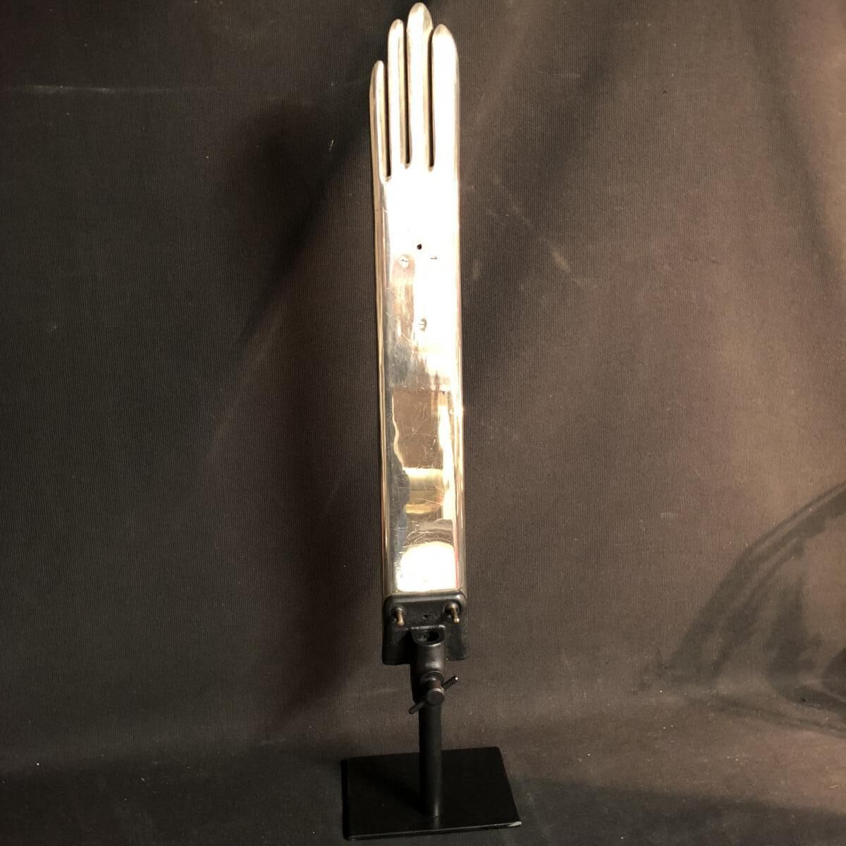 Form of Glover in chromed metal 1940 man hand