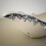 K&G Lunéville blue and white ironstone sauceboat
