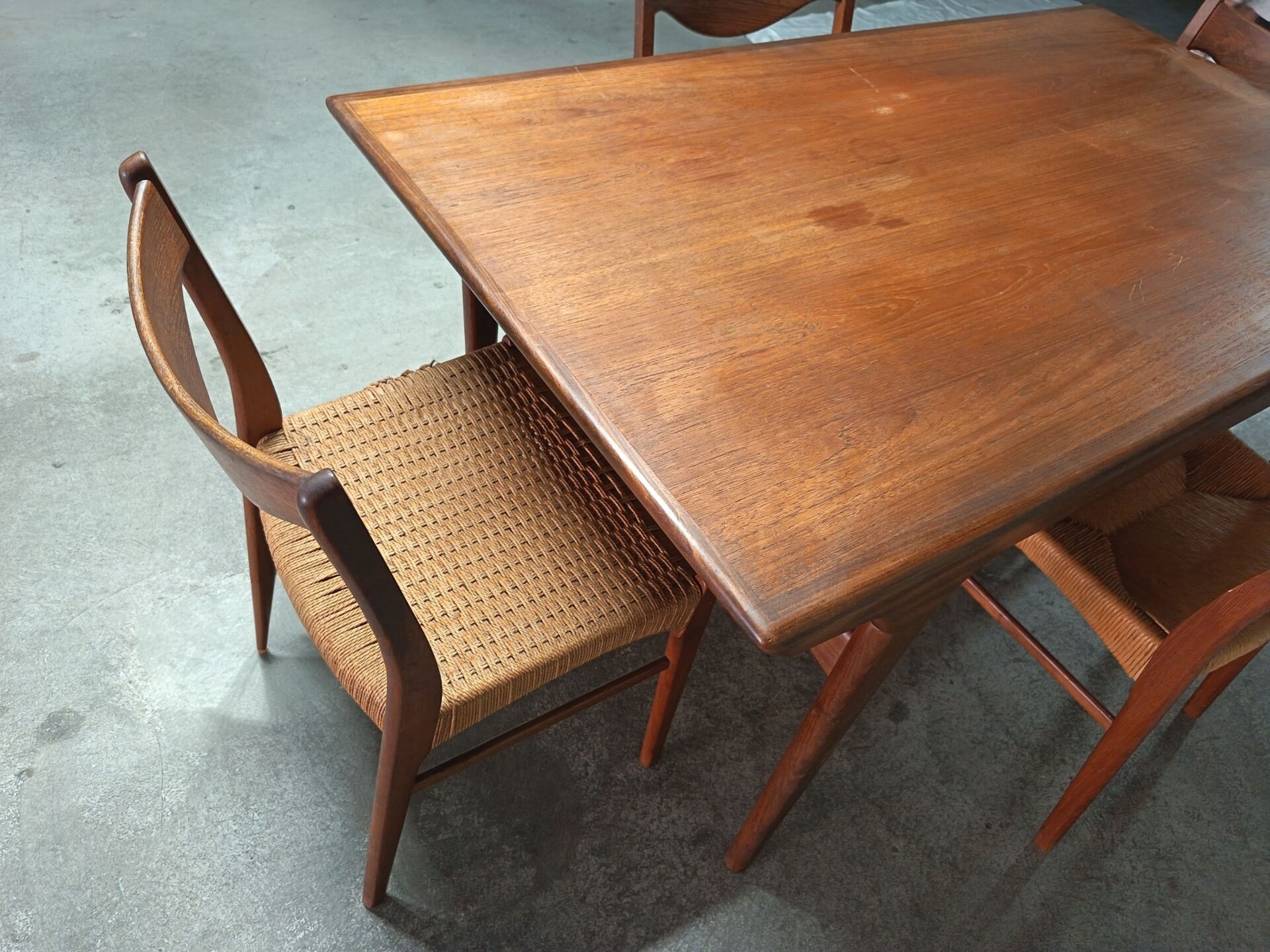 Scandinavian teak dining set – Johannes Andersen / Uldum