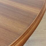 Table ovale décorée en bois Suède.