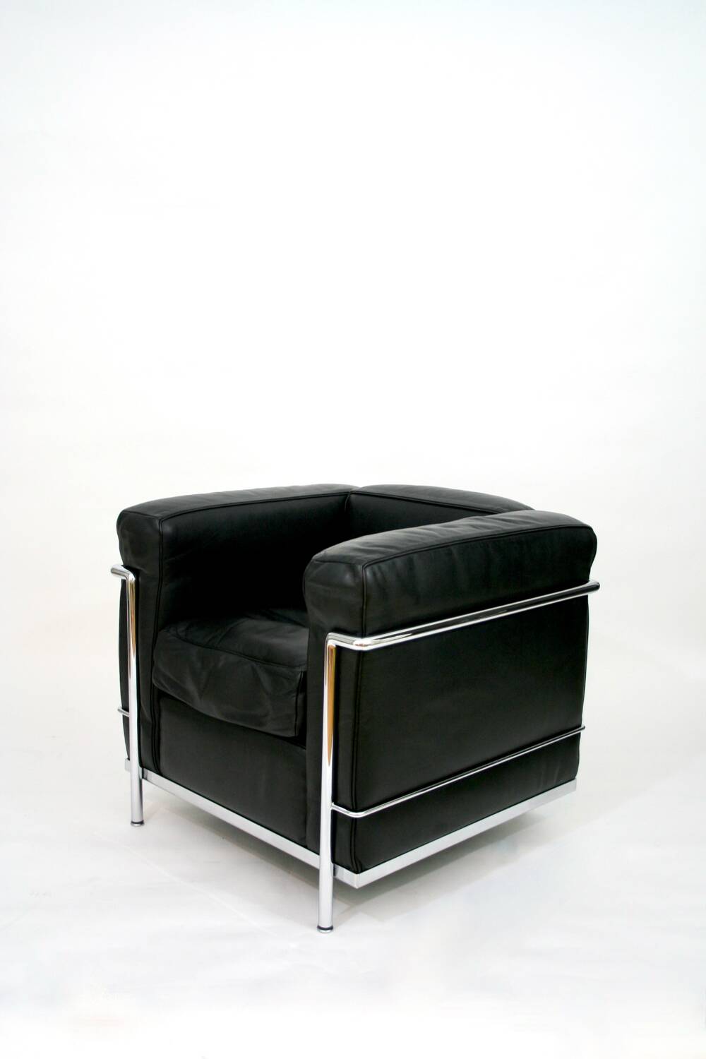 Pair of LC2 armchairs Perriand, Le Corbusier, Jeanneret, ed. Cassina