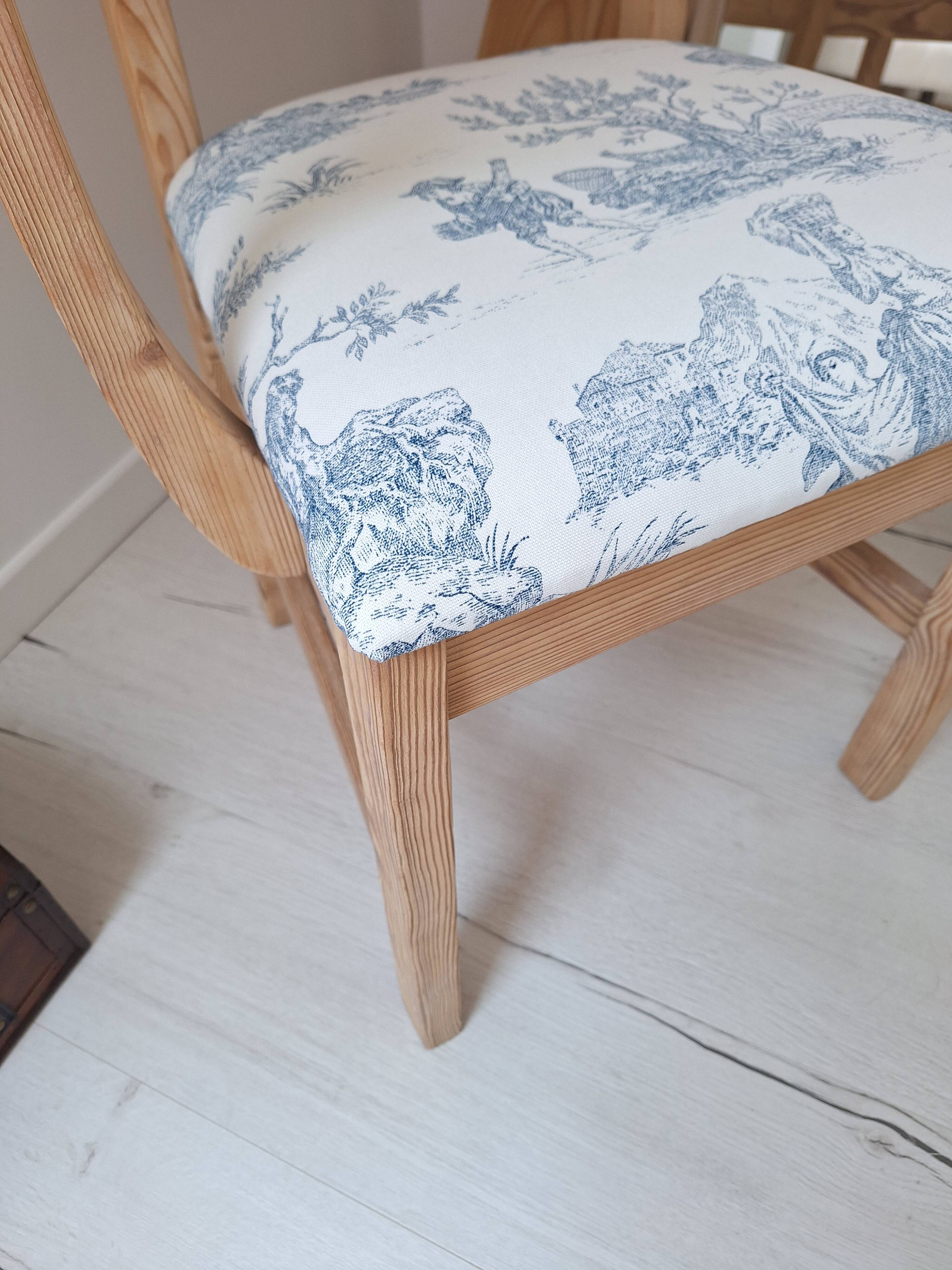 Chair / Armchair in solid wood and blue toile de Jouy