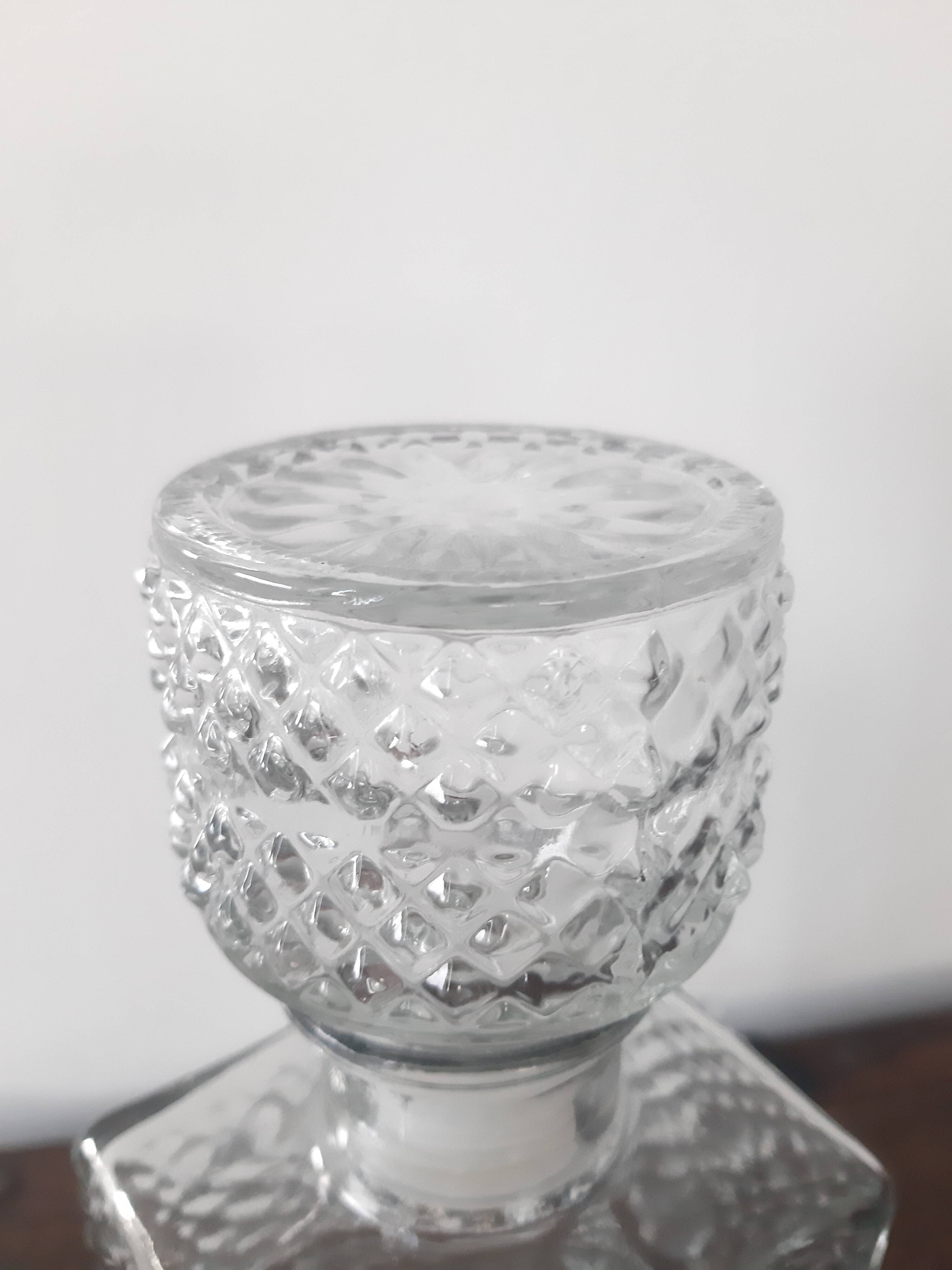 Glass whiskey carafe