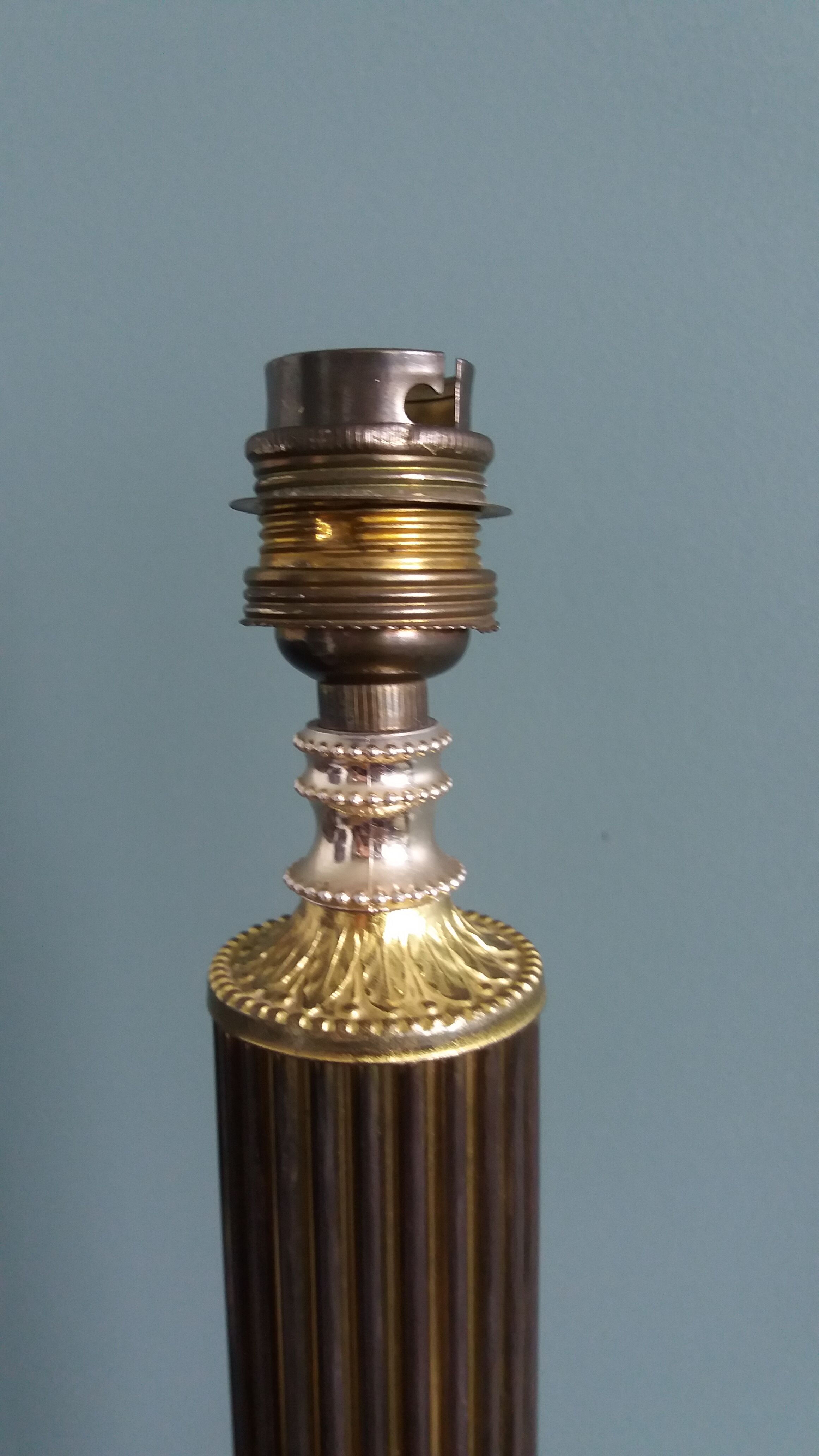 Antique column lamp in marble and gilded metal