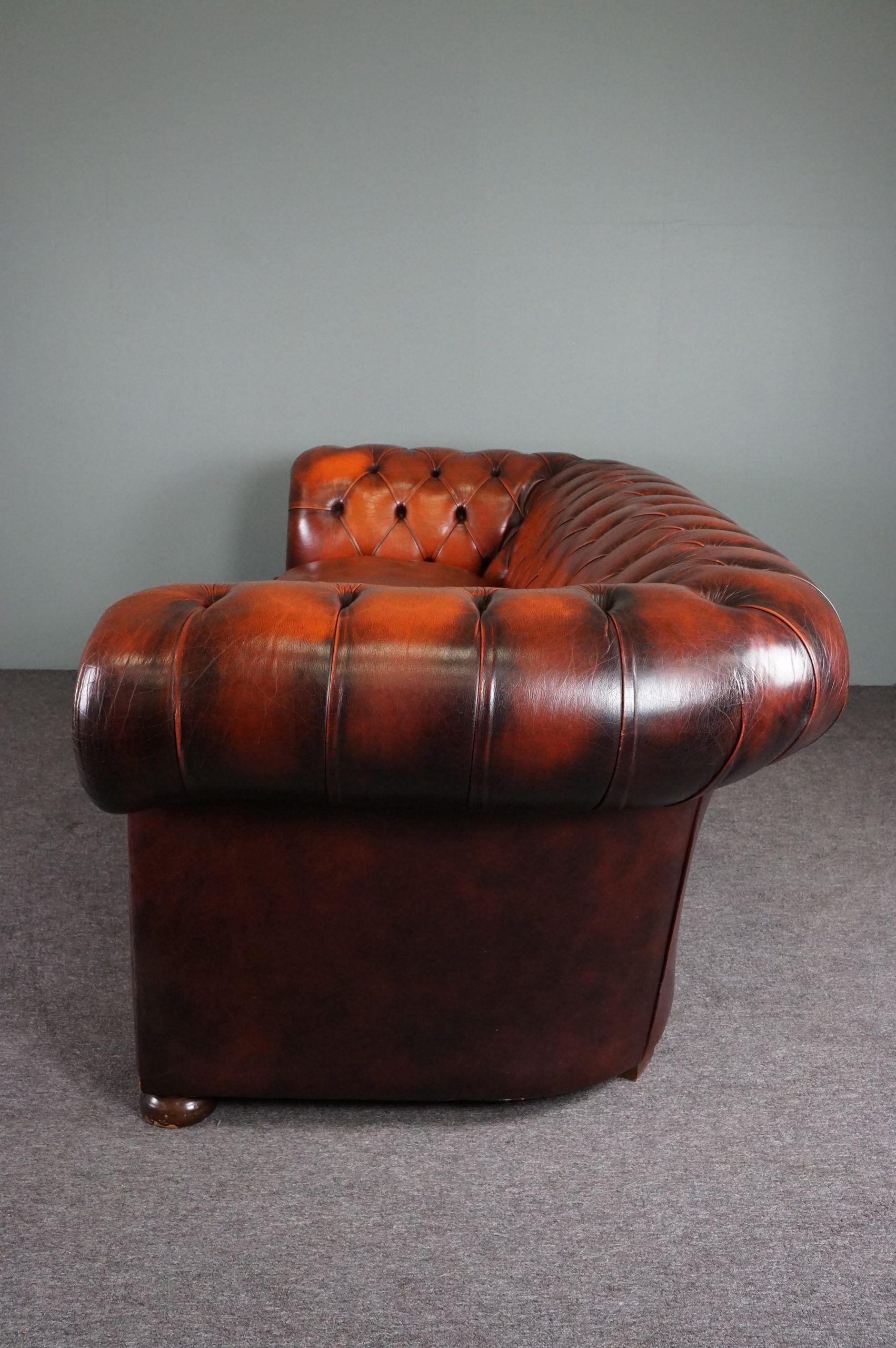 Chesterfield sofa 2.5 seater cowhide leather