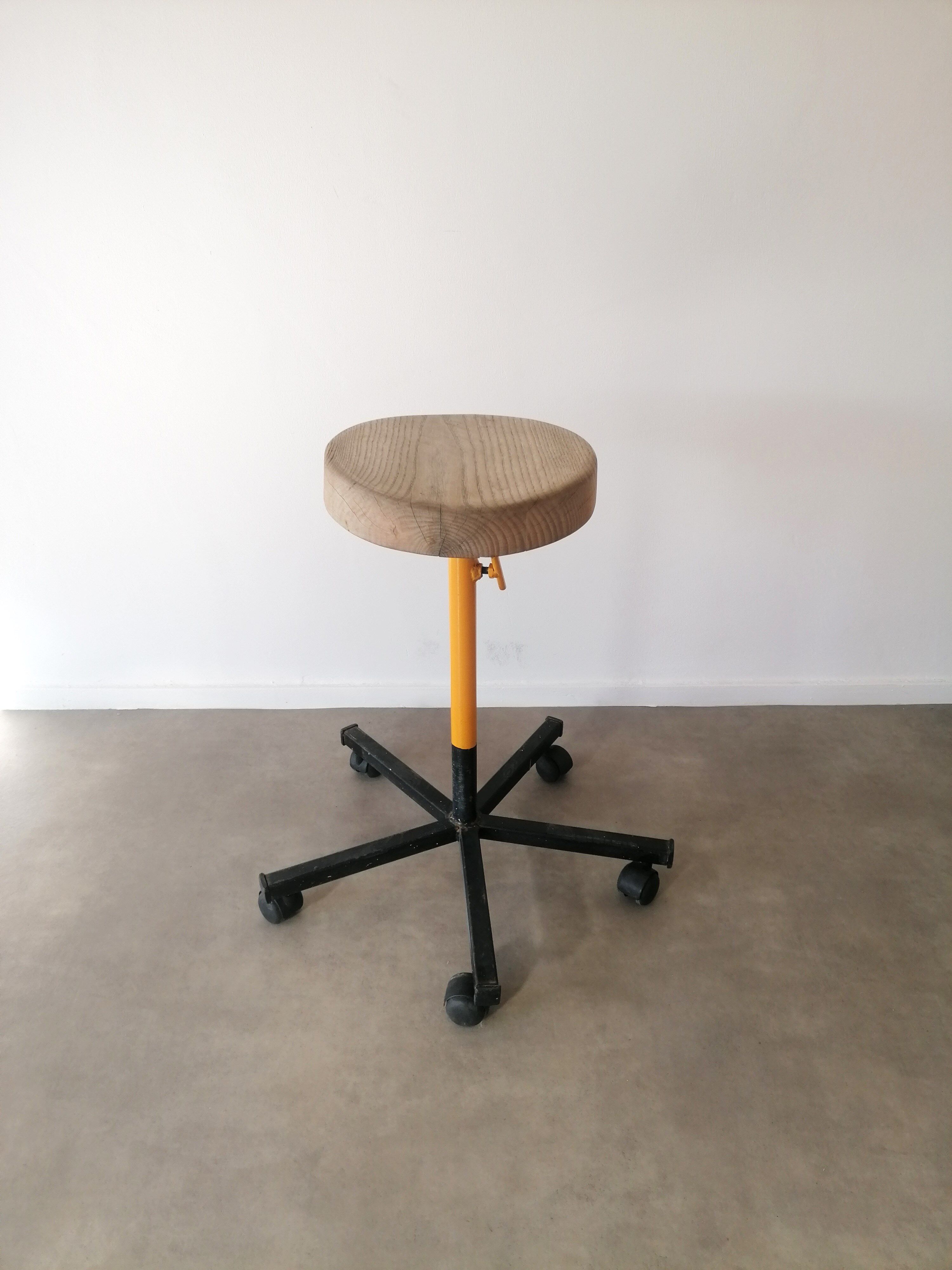 Former workshop stool - Wood and metal - Workers' manufacturing - On wheels - 1980