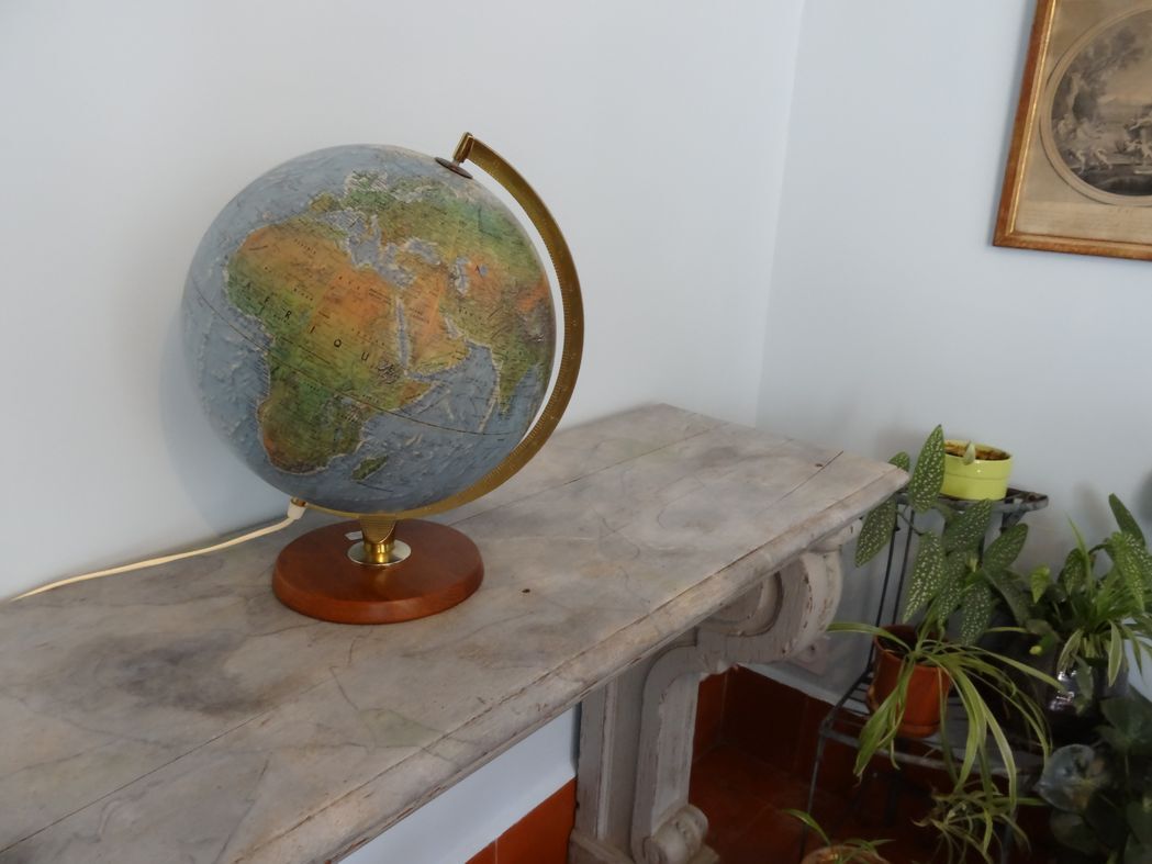 Globe Earth 50/60 foot wooden