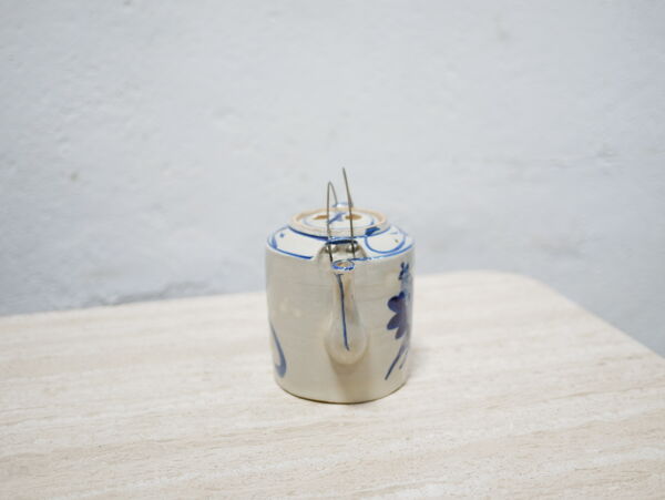 Théière chinoise ancienne en porcelaine