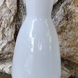 Vase en verre blanc